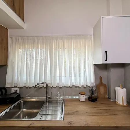 Select 2 Apartment *